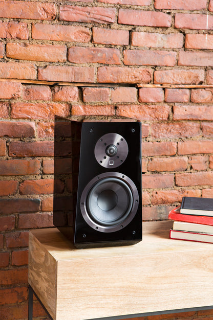 Bookshelf Speaker in Piano Gloss Black